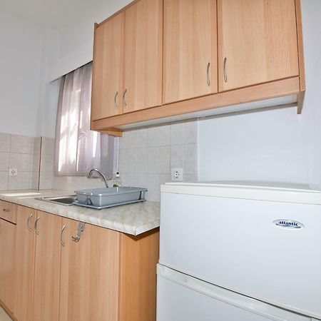 Ira Apartments Kamári Eksteriør bilde