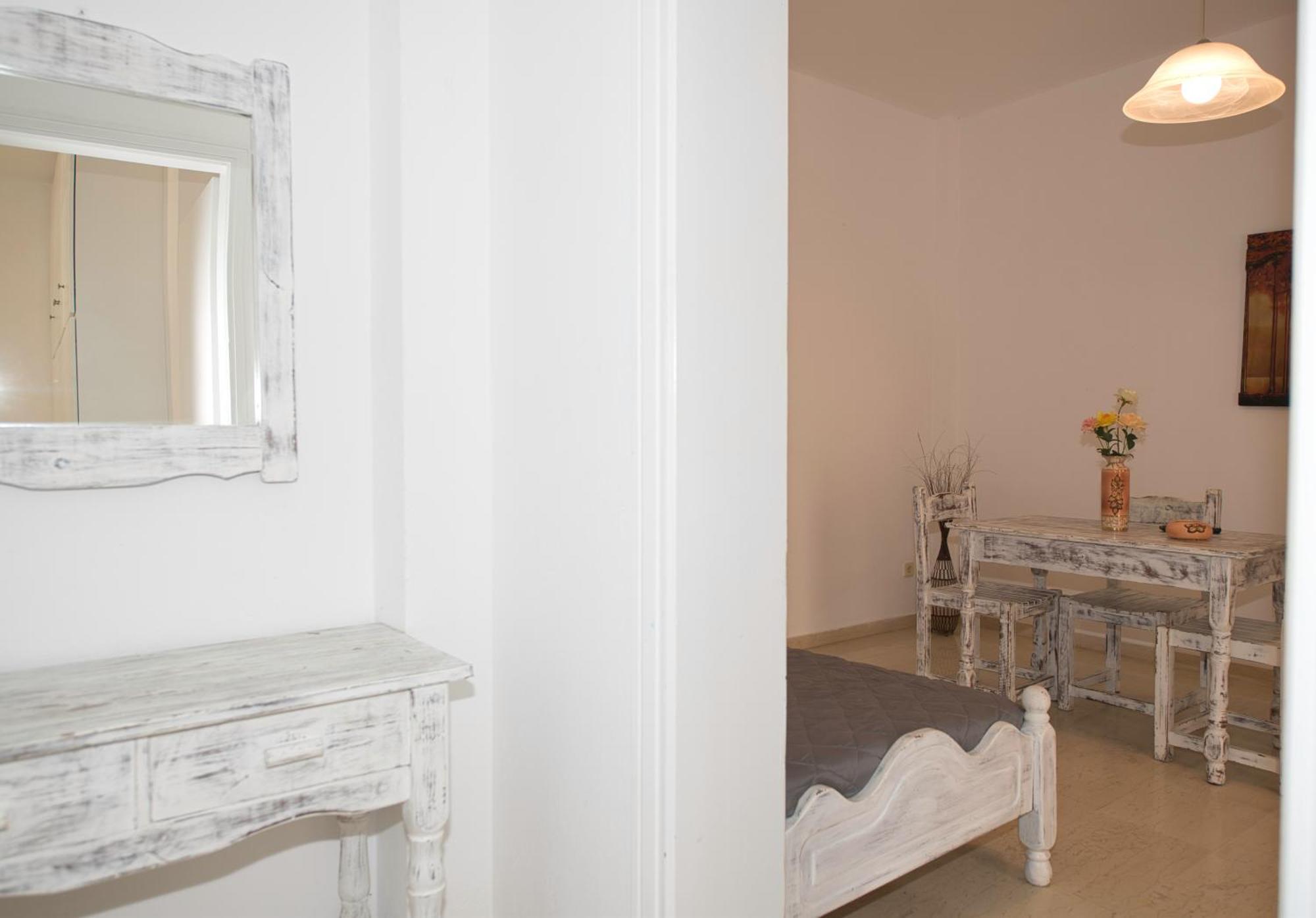 Ira Apartments Kamári Eksteriør bilde