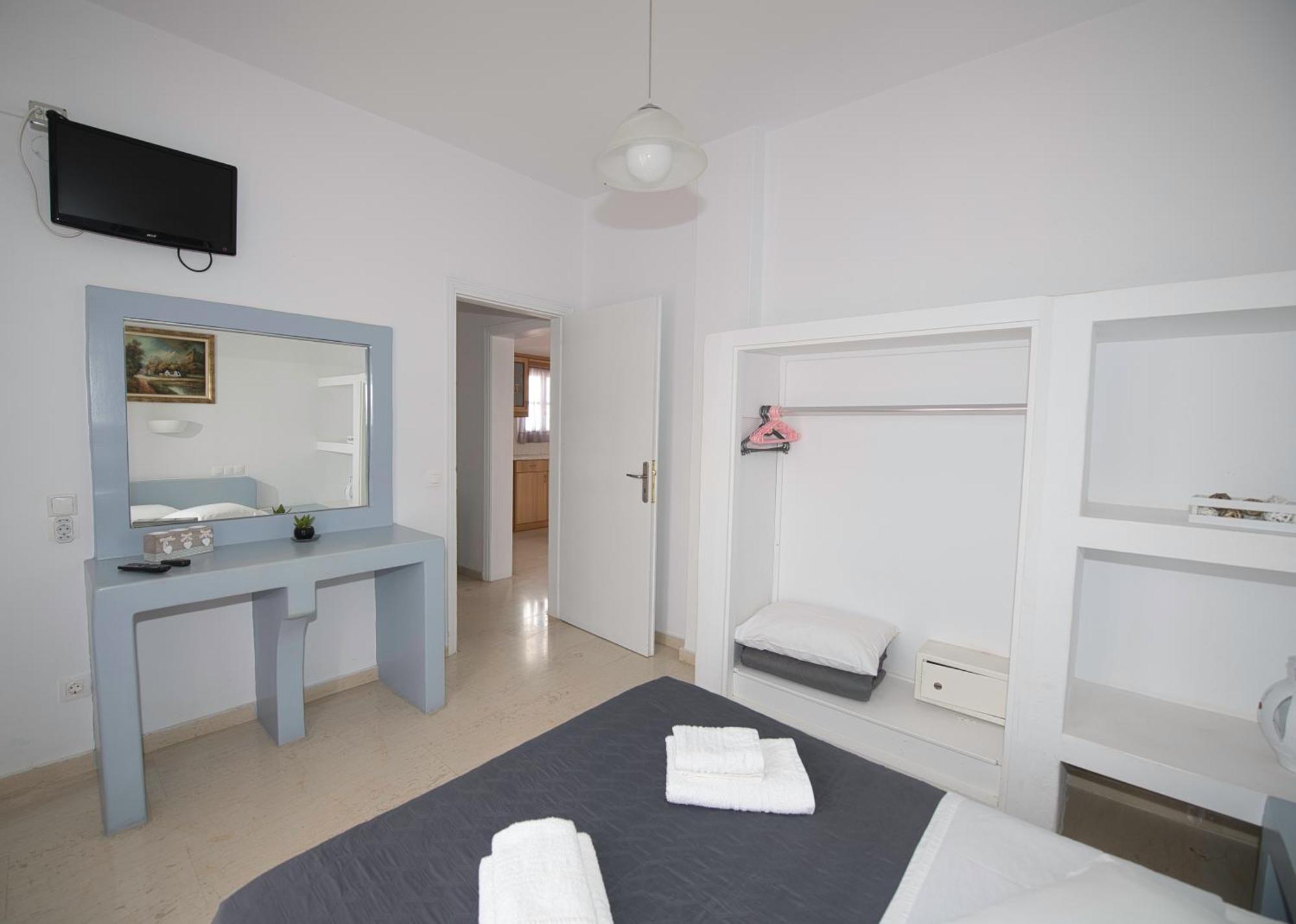 Ira Apartments Kamári Eksteriør bilde